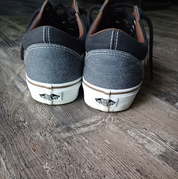 Vans - Picture 3 of 5